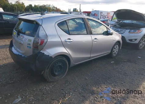 2012 Toyota Prius C Three from USA, damaged, VIN JTDKDTB35C1506928
